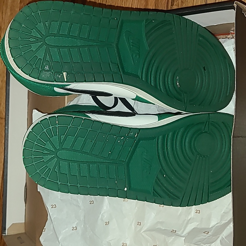 Jordan 1 Mid Pine Green View 5